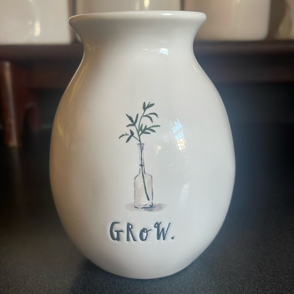 Rae Dunn Grow Vase 🪴
